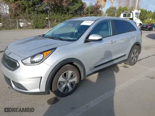2017 Kia Niro FE with VIN KNDCB3LC9H5043250, listed as a IAAI auction lot 41848421 with 196,428 mi miles. Bid and sale history available at carsss.com. Image 2.