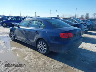 2012 Volkswagen Jetta SE с VIN 3VWDX7AJ7CM307161, выставлен на аукционе IAAI как лот 41332691 с пробегом 193 920 миль миль и . История ставок и продаж доступна на DreamBid. Изображение 3.