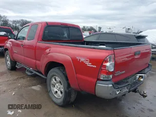 2011 Toyota Tacoma with VIN 5TFUU4EN8BX005572, listed as a IAAI auction lot 41460605 with 175,032 mi miles. Bid and sale history available at carsss.com. Image 3.
