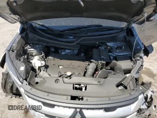 2024 Mitsubishi Outlander S z VIN JA4ARUAU7RU003304, wystawiony jako Copart lot #53675515 z przebiegiem 32 981 mil mil oraz Nie do naprawy. Historia ofert i sprzedaży dostępna na DreamBid. Obrazek 13.