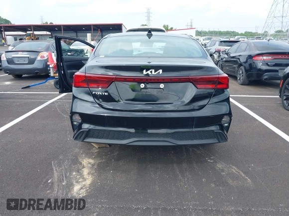 2024 Kia Forte LXS z VIN 3KPF24AD5RE704650, wystawiony jako IAAI lot #42288244 z przebiegiem 26 077 mil mil oraz . Historia ofert i sprzedaży dostępna na DreamBid. Obrazek 16.
