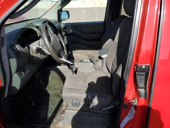 2005 Nissan Frontier SE with VIN 1N6AD06W55C425866, listed as a Copart auction lot 44012455 with 320,704 mi miles and Clean title. Bid and sale history available at DreamBid. Image 7.
