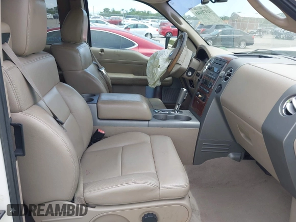 2007 Ford F-150 XL z VIN 1FTPX12V57FA70206, wystawiony jako IAAI lot #42370443 z przebiegiem 193 745 mil mil oraz . Historia ofert i sprzedaży dostępna na DreamBid. Obrazek 5.