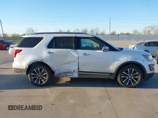 2017 Ford Explorer Platinum с VIN 1FM5K8HT9HGA78465, выставлен на аукционе IAAI как лот 41839665 с пробегом 87 937 миль миль и . История ставок и продаж доступна на DreamBid. Изображение 13.