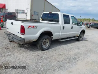 2006 Ford F-250 XL z VIN 1FTSW21P36EA12234, wystawiony jako IAAI lot #41218439 z przebiegiem 366 410 mil mil oraz . Historia ofert i sprzedaży dostępna na DreamBid. Obrazek 4.