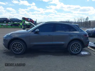 2018 Porsche Macan with VIN WP1AA2A52JLB11042, listed as a IAAI auction lot 41899303 with 86,179 mi miles. Bid and sale history available at carsss.com. Image 15.