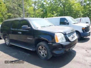 2007 GMC Yukon XL z VIN 1GKFK668X7J185770, wystawiony jako IAAI lot #42363063 z przebiegiem Nie podano mil oraz . Historia ofert i sprzedaży dostępna na DreamBid. Obrazek 1.