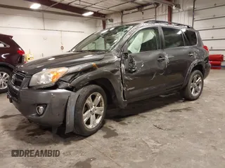 2011 Toyota RAV4 Sport z VIN 2T3RF4DV9BW093683, wystawiony jako IAAI lot #42548342 z przebiegiem 122 023 mil mil oraz . Historia ofert i sprzedaży dostępna na DreamBid. Obrazek 19.