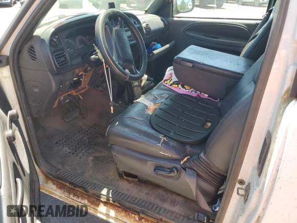 2002 Dodge 2500 z VIN 3B7KC23Z62M212116, wystawiony jako Copart lot #58445855 z przebiegiem 246 902 mil mil oraz Czysty tytuł • Clean title. Historia ofert i sprzedaży dostępna na DreamBid. Obrazek 8.