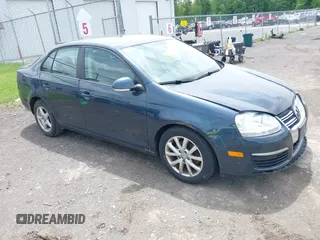 2010 Volkswagen Jetta Limited Edition z VIN 3VWAZ7AJ3AM114399, wystawiony jako IAAI lot #42347963 z przebiegiem 130 800 mil mil oraz . Historia ofert i sprzedaży dostępna na DreamBid. Obrazek 1.