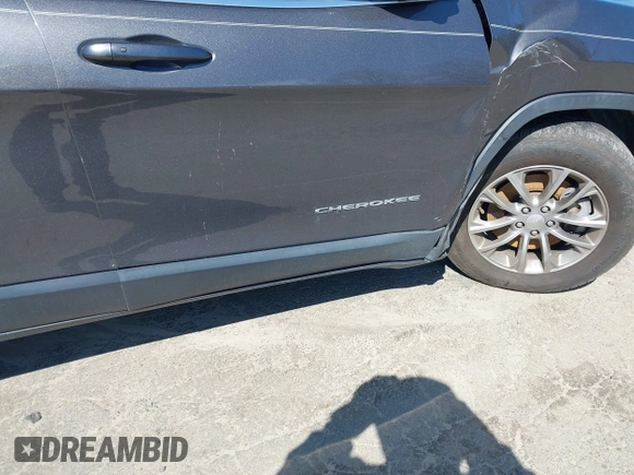 2019 Jeep Cherokee Altitude z VIN 1C4PJMLX5KD456471, wystawiony jako IAAI lot #41930854 z przebiegiem 58 083 mil mil oraz . Historia ofert i sprzedaży dostępna na DreamBid. Obrazek 19.