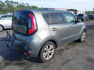 2016 Kia Soul + with VIN KNDJP3A52G7260073, listed as a IAAI auction lot 41893771 with 131,763 mi miles. Bid and sale history available at carsss.com. Image 4.