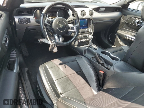 2022 Ford Mustang EcoBoost z VIN 1FATP8UHXN5101943, wystawiony jako Copart lot #55605855 z przebiegiem 62 839 mil mil oraz Szkoda całkowita • Salvage title. Historia ofert i sprzedaży dostępna na DreamBid. Obrazek 8.