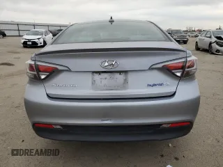 2017 Hyundai Sonata Hybrid SE with VIN KMHE24L12HA048581, listed as a Copart auction lot 39720083 with 116,933 mi miles. Bid and sale history available at carsss.com. Image 6.