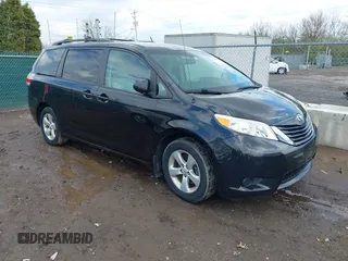 2013 Toyota Sienna LE AAS with VIN 5TDKK3DC8DS401419, listed as a IAAI auction lot 42007146 with 182,651 mi miles. Bid and sale history available at carsss.com. Image 1.