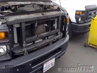2010 Ford Econoline Cargo Commercial z VIN 1FTNE1EW0ADA90769, wystawiony jako IAAI lot #42398483 z przebiegiem 258 005 mil mil oraz . Historia ofert i sprzedaży dostępna na DreamBid. Obrazek 3.