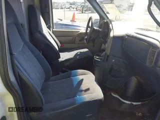 2004 Chevrolet Astro Cargo Van with VIN 1GCDM19X74B102658, listed as a IAAI auction lot 41746342 with 252,535 mi miles. Bid and sale history available at carsss.com. Image 5.