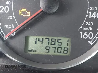 2003 Volkswagen Passat GLX z VIN WVWYH63B73E070842, wystawiony jako IAAI lot #42272467 z przebiegiem 147 851 mil mil oraz . Historia ofert i sprzedaży dostępna na DreamBid. Obrazek 15.