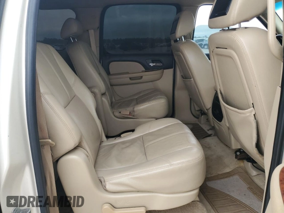 2008 Chevrolet Suburban LTZ с VIN 1GNFC16068R207781, выставлен на аукционе Copart как лот 86651134 с пробегом 121 112 миль миль и Чистый • Clean title. История ставок и продаж доступна на DreamBid. Изображение 11.