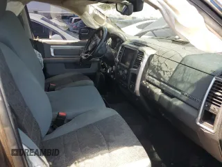 2019 Ram 1500 Big Horn z VIN 1C6RR6LT0KS548892, wystawiony jako Copart lot #58438045 z przebiegiem 53 876 mil mil oraz Szkoda całkowita • Salvage title. Historia ofert i sprzedaży dostępna na DreamBid. Obrazek 7.