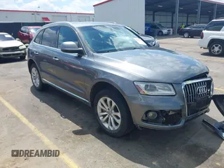 2015 Audi Q5 Premium with VIN WA1CFAFPXFA005600, listed as a IAAI auction lot 41990392 with 139,781 mi miles. Bid and sale history available at carsss.com. Image 1.