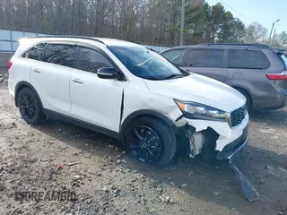 2019 Kia Sorento LX V6 with VIN 5XYPG4A54KG599963, listed as a IAAI auction lot 41558055 with 119,238 mi miles. Bid and sale history available at carsss.com. Image 1.