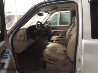 2005 Chevrolet Tahoe Z71 with VIN 1GNEC13TX5R173365, listed as a IAAI auction lot 41630555 with 188,675 mi miles. Bid and sale history available at carsss.com. Image 5.