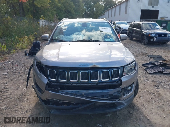 2018 Jeep Compass Latitude with VIN 3C4NJCBB1JT374446, listed as a IAAI auction lot 40536024 with 110,165 mi miles. Bid and sale history available at carsss.com. Image 12.