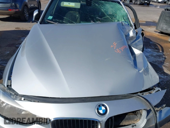 2014 BMW 3 Series 320i with VIN WBA3B1C53EP680038, listed as a IAAI auction lot 41300411 with 1 mi miles. Bid and sale history available at carsss.com. Image 10.