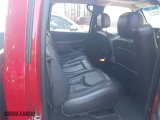 2006 Chevrolet Silverado 1500 LT1 with VIN 2GCEK13TX61173467, listed as a IAAI auction lot 41845953 with 201,552 mi miles. Bid and sale history available at carsss.com. Image 8.