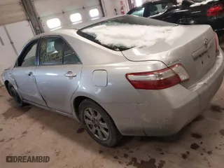 2007 Toyota Camry Hybrid with VIN JTNBB46K073026945, listed as a IAAI auction lot 41584029 with 233,388 mi miles. Bid and sale history available at carsss.com. Image 3.