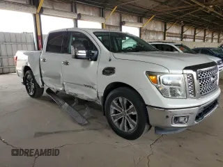 2017 Nissan Titan SV z VIN 1N6AA1E64HN524171, wystawiony jako Copart lot #56764795 z przebiegiem 155 066 mil mil oraz Szkoda całkowita • Salvage title. Historia ofert i sprzedaży dostępna na DreamBid. Obrazek 4.