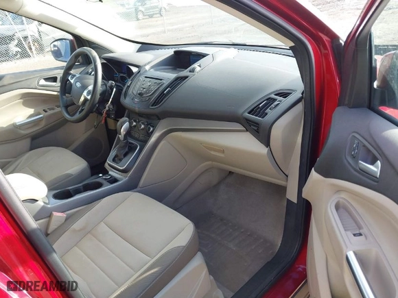 2013 Ford Escape SE with VIN 1FMCU0GX1DUA98986, listed as a IAAI auction lot 41858744 with 105,440 mi miles. Bid and sale history available at carsss.com. Image 5.
