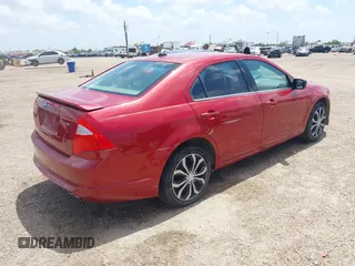 2010 Ford Fusion SE z VIN 3FAHP0HA2AR262234, wystawiony jako IAAI lot #42445664 z przebiegiem 85 912 mil mil oraz . Historia ofert i sprzedaży dostępna na DreamBid. Obrazek 4.