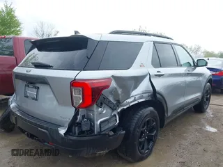 2022 Ford Explorer Timberline z VIN 1FMSK8JH8NGA73830, wystawiony jako IAAI lot #42212478 z przebiegiem 65 026 mil mil oraz . Historia ofert i sprzedaży dostępna na DreamBid. Obrazek 4.