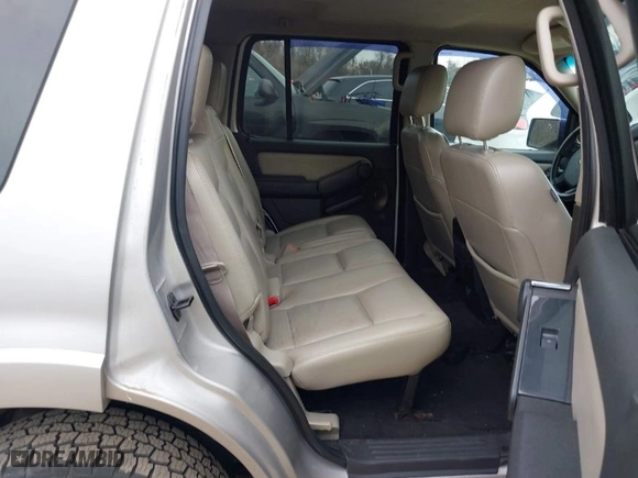 2008 Ford Explorer XLT with VIN 1FMEU73E38UB18957, listed as a IAAI auction lot 41881474 with 194,590 mi miles. Bid and sale history available at carsss.com. Image 8.