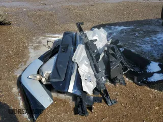 2025 Land Rover Range Rover SE z VIN SALKP9FU2SA283638, wystawiony jako Copart lot #49858485 z przebiegiem 2 999 mil mil oraz Szkoda całkowita • Salvage title. Historia ofert i sprzedaży dostępna na DreamBid. Obrazek 14.