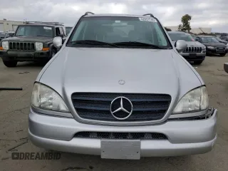 2000 Mercedes-Benz M 320/430/500 z VIN 4JGAB54E8YA191024, wystawiony jako Copart lot #42851745 z przebiegiem 85 059 mil mil oraz Czysty tytuł • Clean title. Historia ofert i sprzedaży dostępna na DreamBid. Obrazek 5.