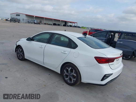 2021 Kia Forte LXS z VIN 3KPF24AD1ME315531, wystawiony jako IAAI lot #42286920 z przebiegiem 88 727 mil mil oraz . Historia ofert i sprzedaży dostępna na DreamBid. Obrazek 3.