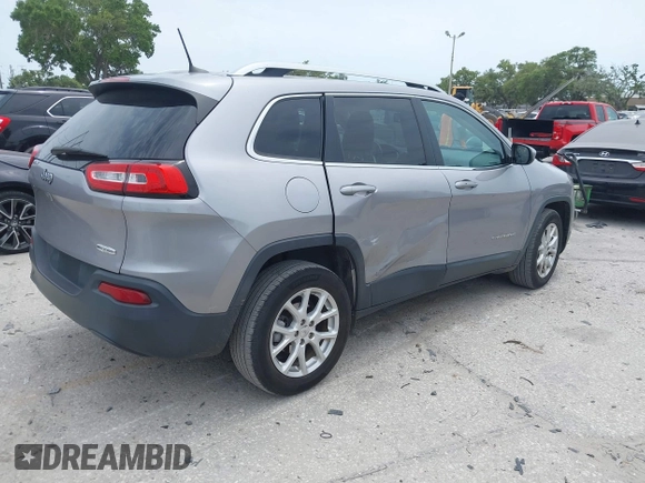 2018 Jeep Cherokee Latitude Plus with VIN 1C4PJLLB0JD534992, listed as a IAAI auction lot 42212429 with 125,928 mi miles and . Bid and sale history available at DreamBid. Image 4.