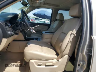2007 Chevrolet Avalanche LTZ z VIN 3GNEC12037G218415, wystawiony jako Copart lot #61975825 z przebiegiem 86 519 mil mil oraz Szkoda całkowita • Salvage title. Historia ofert i sprzedaży dostępna na DreamBid. Obrazek 7.
