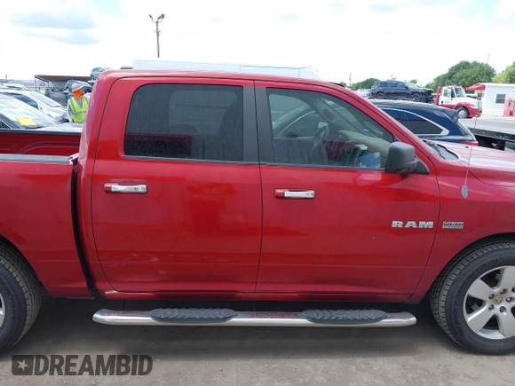 2009 Dodge 1500 SLT z VIN 1D3HB13TX9S733173, wystawiony jako IAAI lot #42227371 z przebiegiem 213 553 mil mil oraz . Historia ofert i sprzedaży dostępna na DreamBid. Obrazek 13.