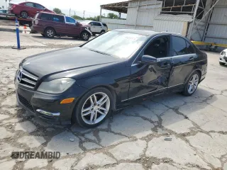 2014 Mercedes-Benz C 250 Sport z VIN WDDGF4HB9EA934191, wystawiony jako Copart lot #56050175 z przebiegiem 186 887 mil mil oraz Szkoda całkowita • Salvage title. Historia ofert i sprzedaży dostępna na DreamBid. Obrazek 1.