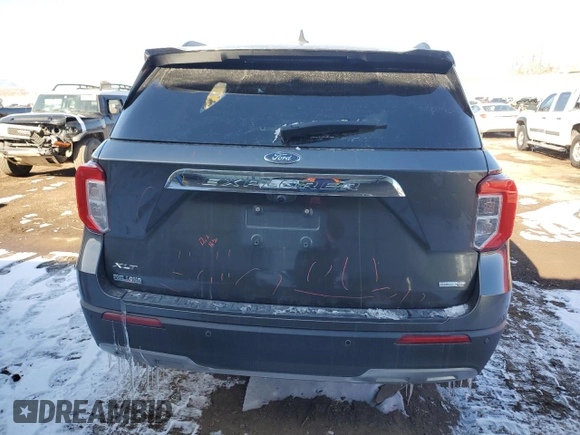 2020 Ford Explorer XLT z VIN 1FMSK8DH5LGB74302, wystawiony jako Copart lot #44644915 z przebiegiem 125 263 mil mil oraz Szkoda całkowita • Salvage title. Historia ofert i sprzedaży dostępna na DreamBid. Obrazek 6.