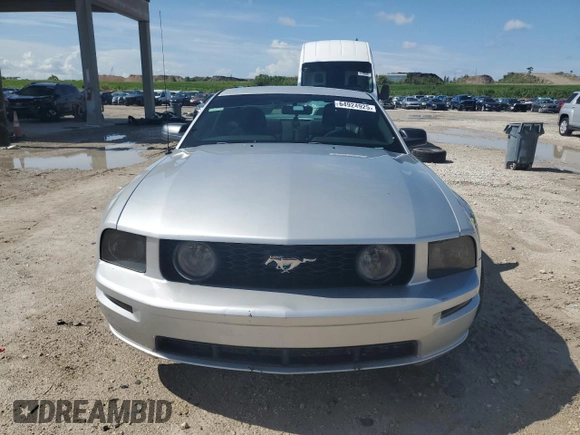 2007 Ford Mustang GT Deluxe with VIN 1ZVHT82H375255005, listed as a Copart auction lot 64924925 with 128,134 mi miles and Clean title. Bid and sale history available at DreamBid. Image 5.
