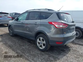 2013 Ford Escape SE with VIN 1FMCU0GX8DUB98700, listed as a IAAI auction lot 42012090 with 221,394 mi miles. Bid and sale history available at carsss.com. Image 3.