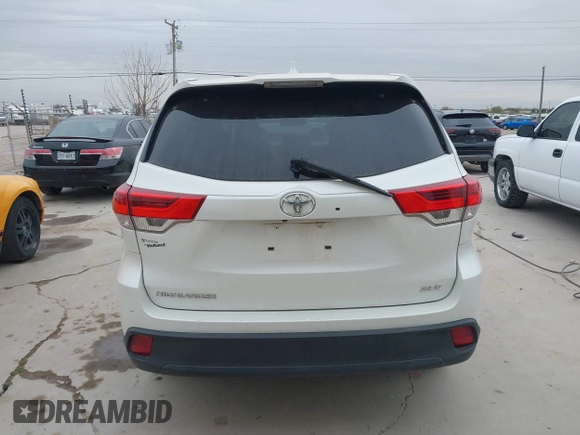 2019 Toyota Highlander SE with VIN 5TDKZRFH3KS366017, listed as a IAAI auction lot 40986322 with 67,313 mi miles and . Bid and sale history available at DreamBid. Image 16.