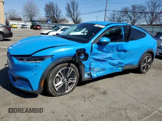 2022 Ford Mustang Mach-E Select z VIN 3FMTK1SS1NMA18115, wystawiony jako Copart lot #49502975 z przebiegiem 16 969 mil mil oraz Szkody całkowita. Historia ofert i sprzedaży dostępna na DreamBid. Obrazek 1.