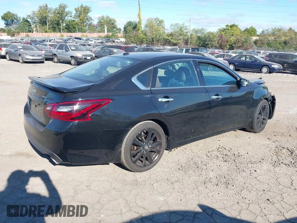 2018 Nissan Altima SR with VIN 1N4AL3AP8JC191729, listed as a IAAI auction lot 40555510 with 106,608 mi miles and . Bid and sale history available at carsss.com. Image 4.
