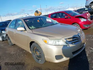 2011 Toyota Camry LE with VIN 4T1BK3EK1BU613721, listed as a IAAI auction lot 41931082 with 167,106 mi miles. Bid and sale history available at carsss.com. Image 1.